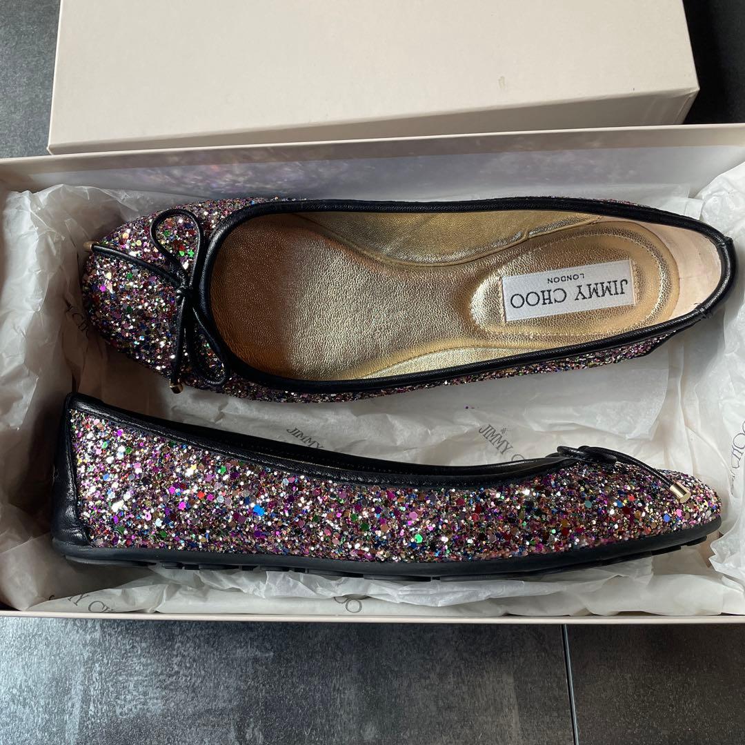 とっにん　ジミーチュウ　パンプス