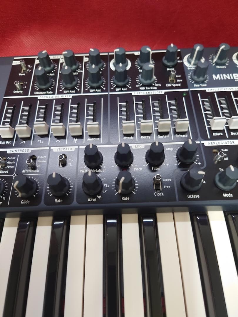 Arturia MiniBrute 25鍵 アナログシンセサイザー
