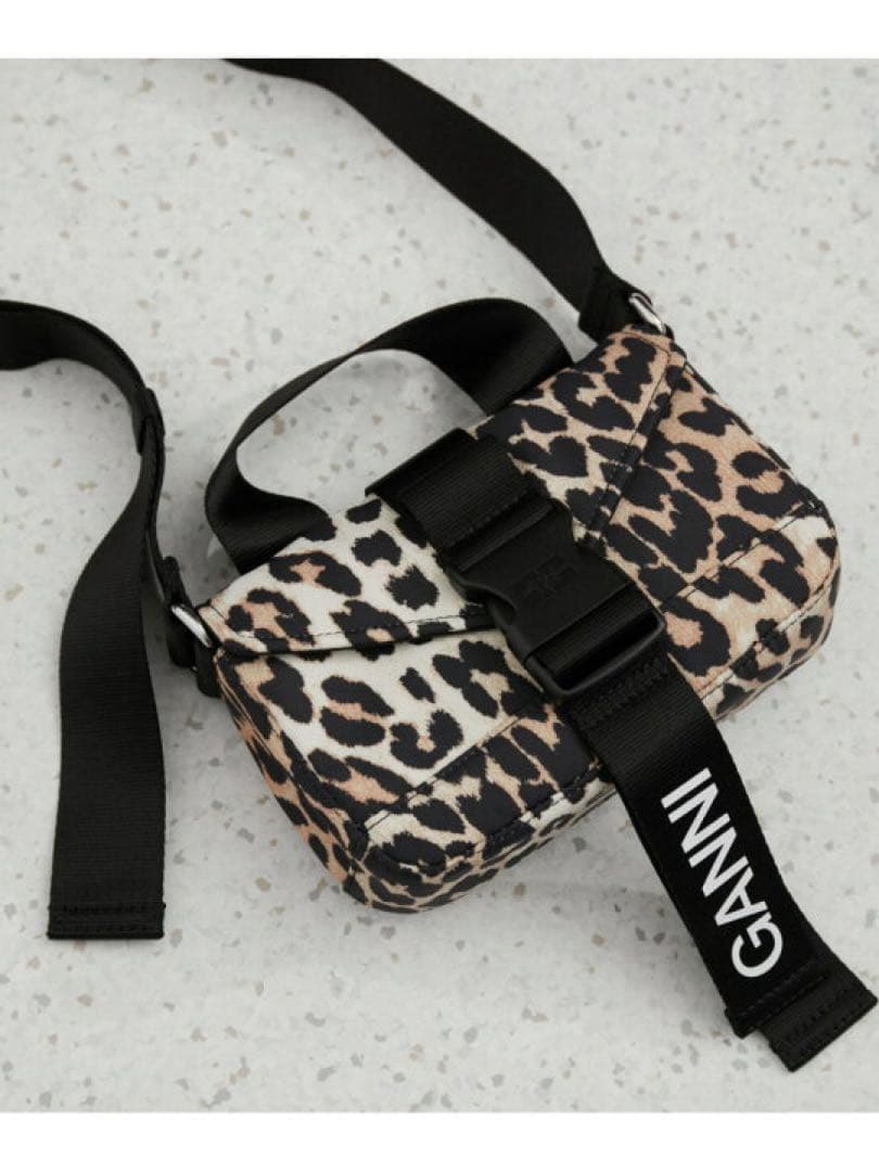バッグ GAMNI RECYCLED TECH MINI SATCHEL LEOPARD