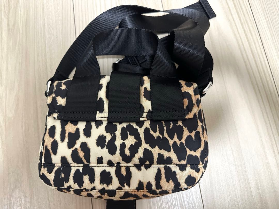 バッグ GAMNI RECYCLED TECH MINI SATCHEL LEOPARD