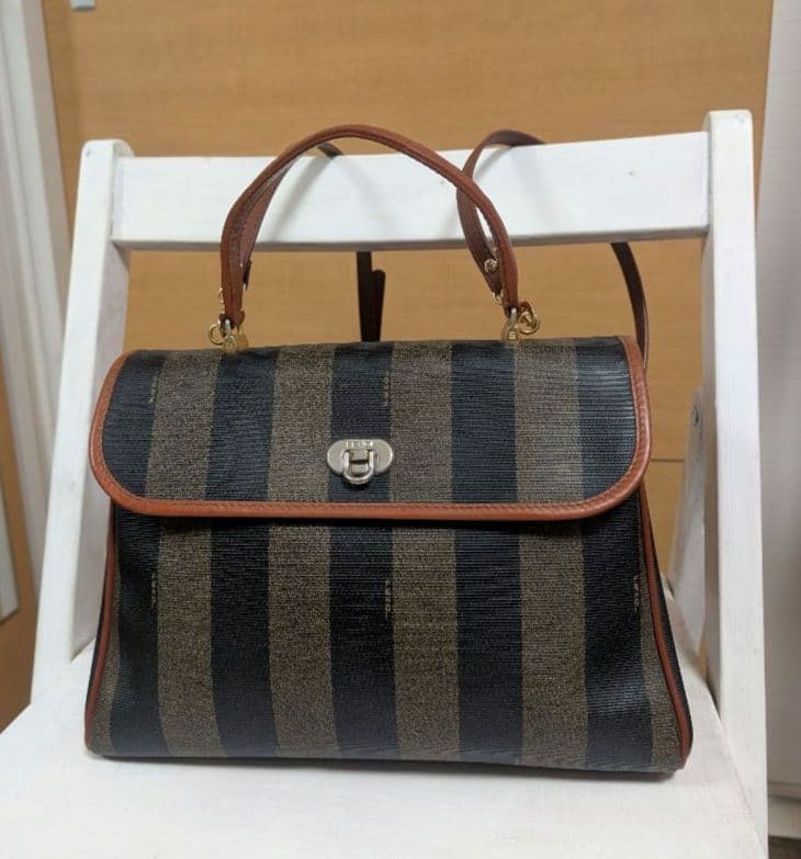 ✨lyn✨♥美品♥フェンディ ハンドバッグ ペカン柄 2way FENDI
