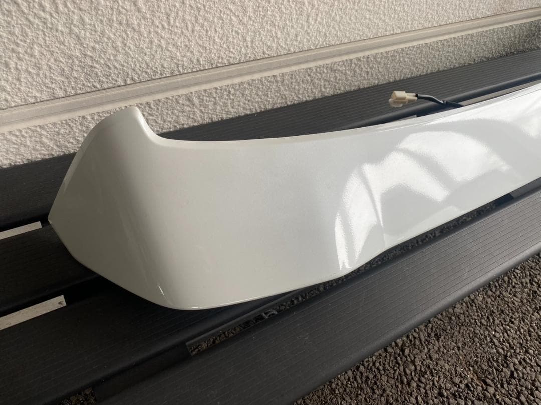 送料込 ワゴンR MH55S リアスポイラー ハイマウント付き パールホワイト