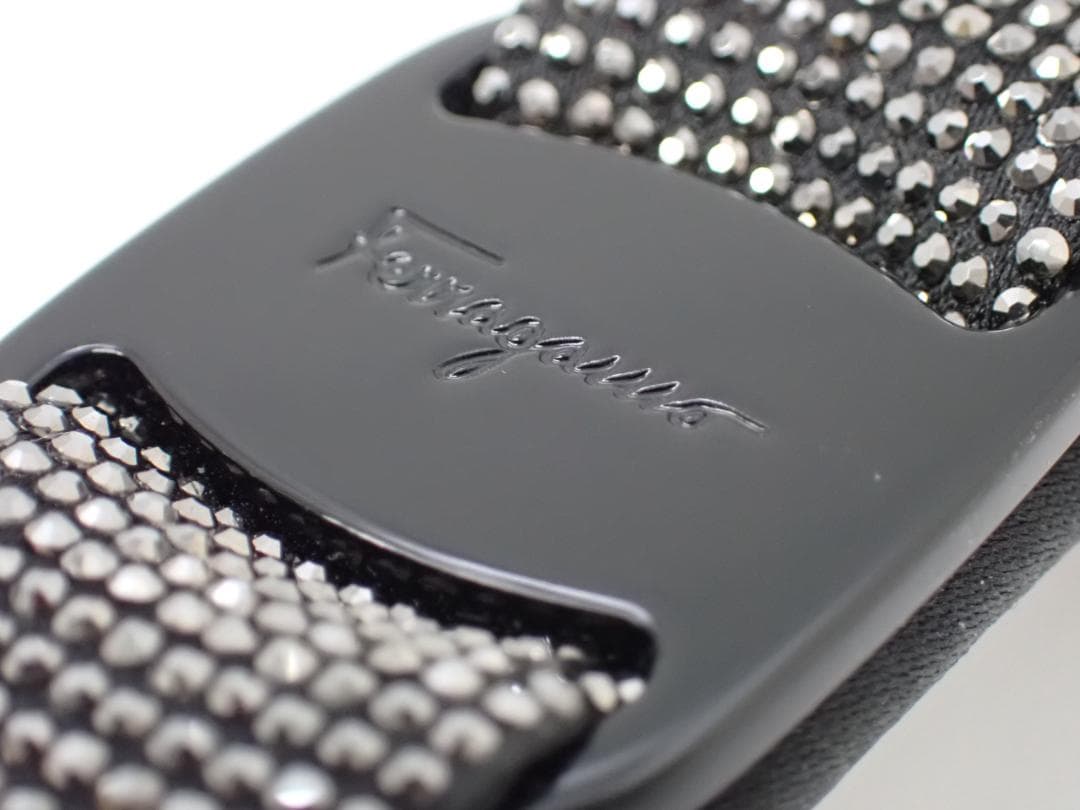 SalvatoreFerragamo フェラガモ ビーズ付き バレッタ ブラック