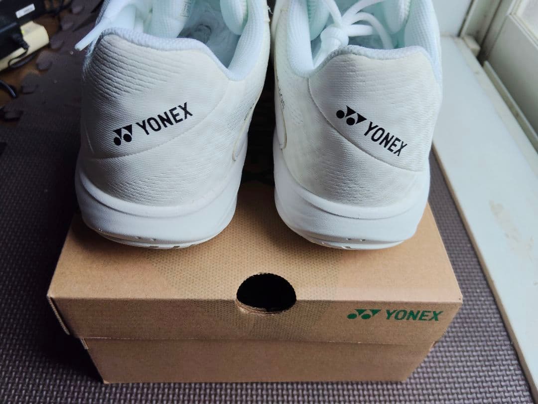 YONEX パワークッションソニケージ　25.5