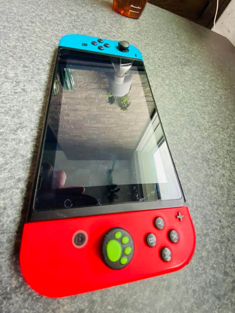 ニンテンドーswitch本体　無線コントローラー、ソフト2本付　動作確認済