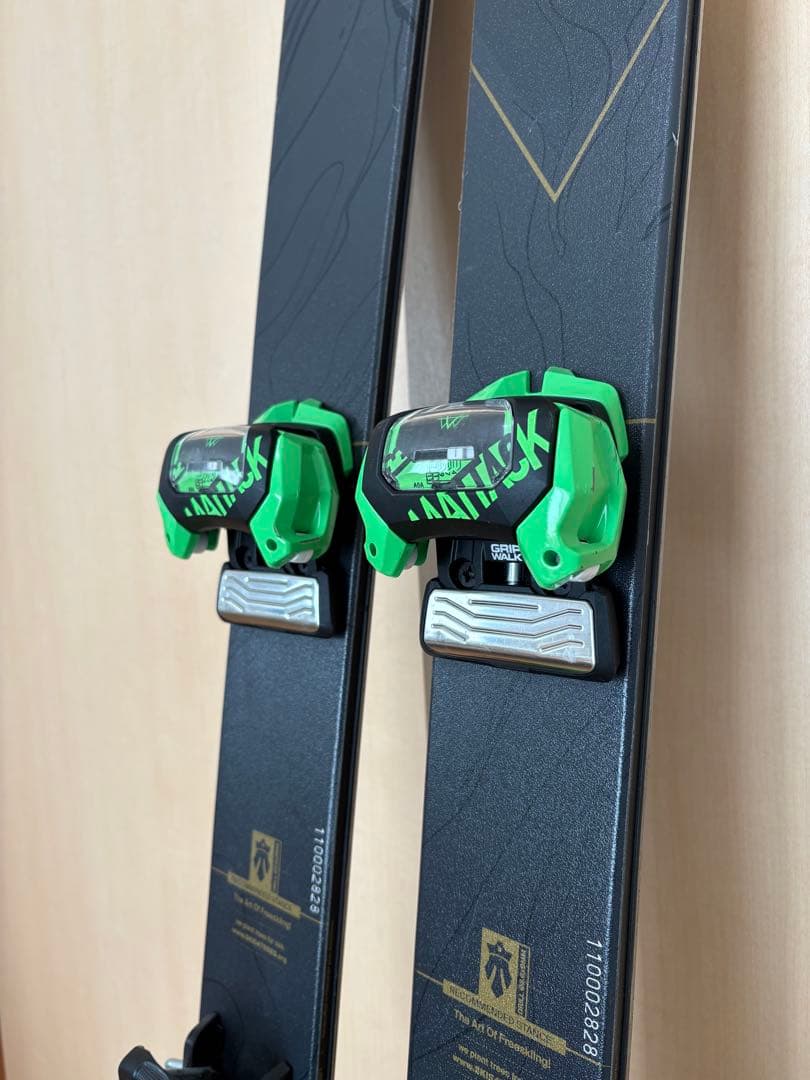 MAJESTY DIRTY BEAR PRO 166cm フリースキー　板