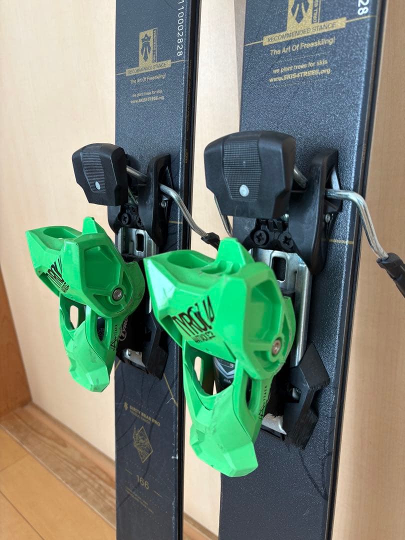 MAJESTY DIRTY BEAR PRO 166cm フリースキー　板