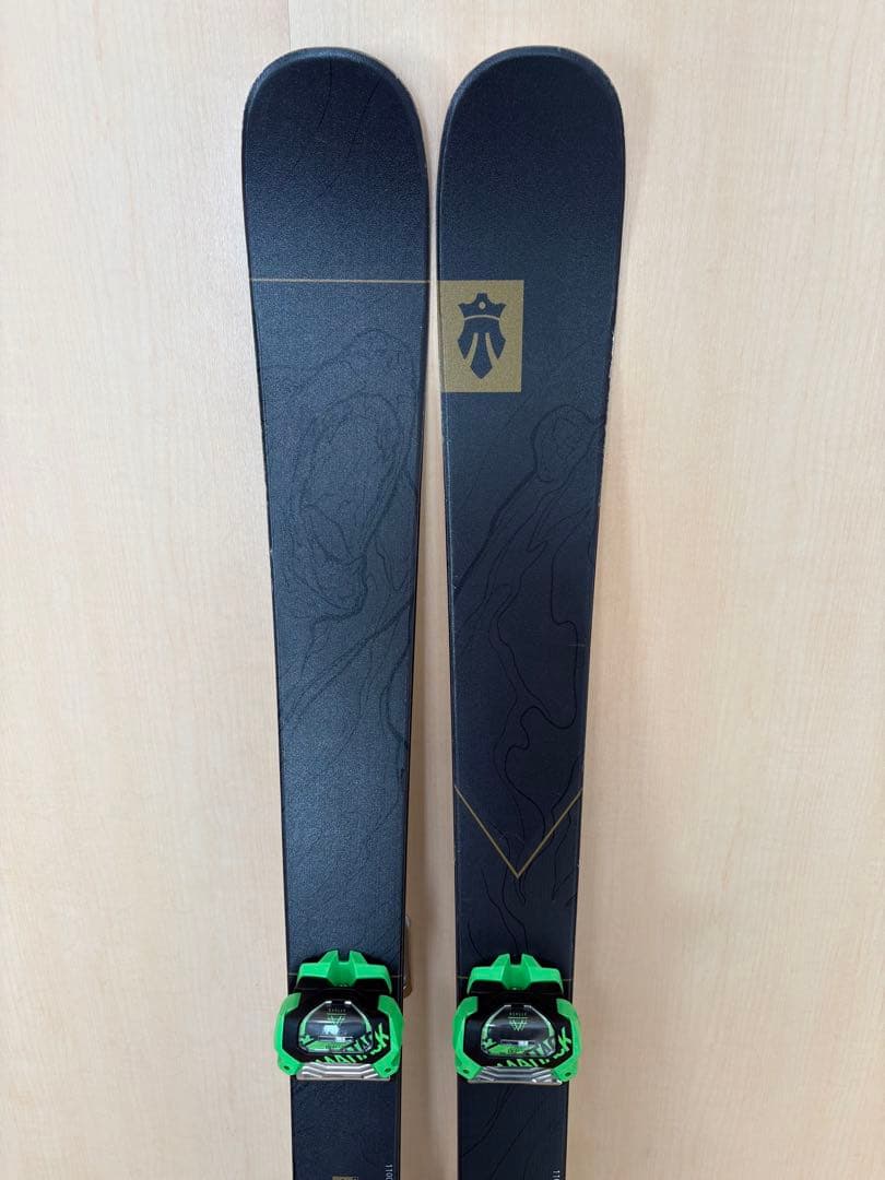 MAJESTY DIRTY BEAR PRO 166cm フリースキー　板