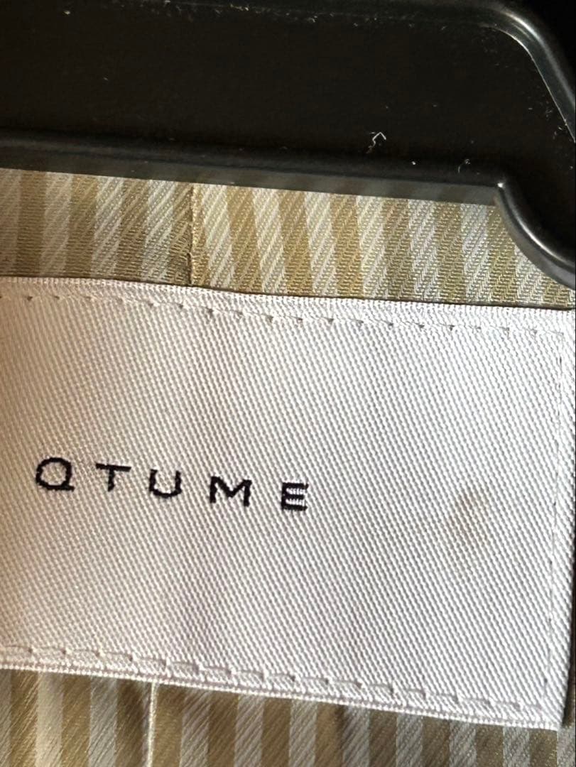 QTUME 新品タグ付き　未使用品 ネイビー　金釦ダブルジャケット　38