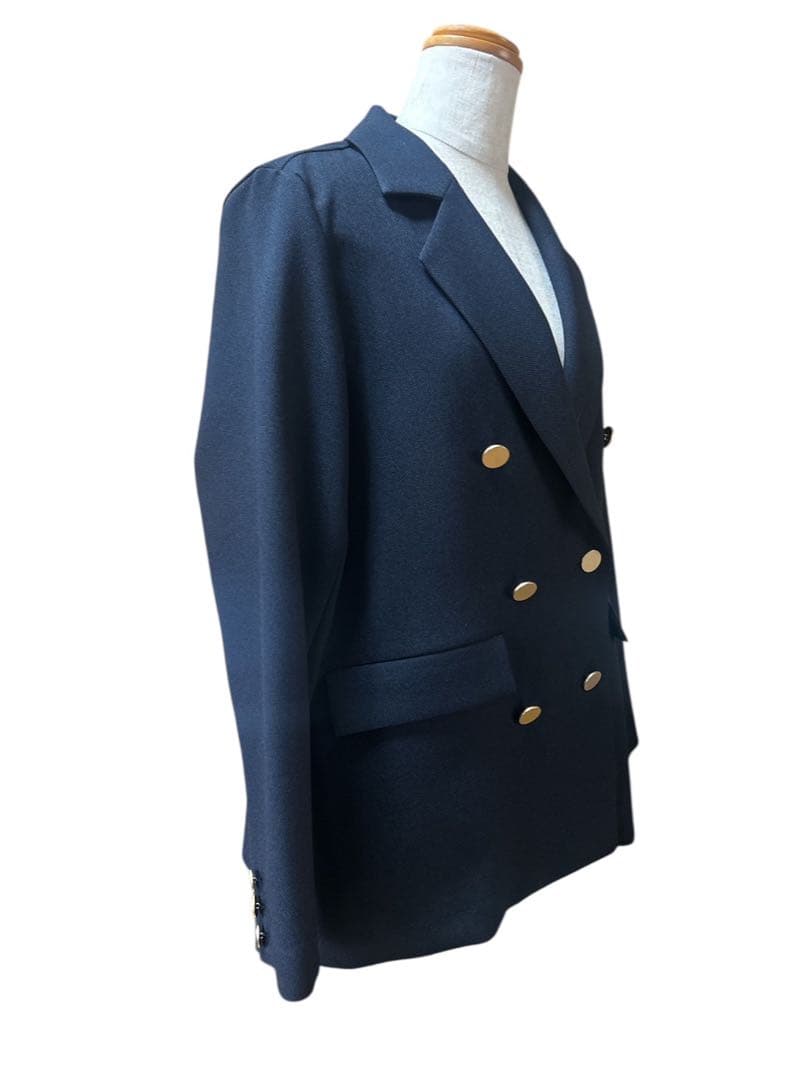 QTUME 新品タグ付き　未使用品 ネイビー　金釦ダブルジャケット　38