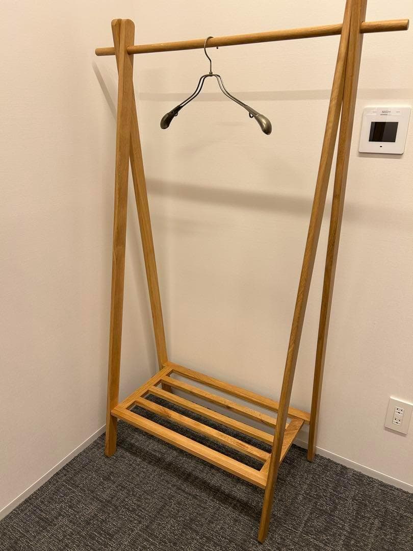 [B*E]リセノ 木の温もりを感じられるオーク材を使用したハンガーラック