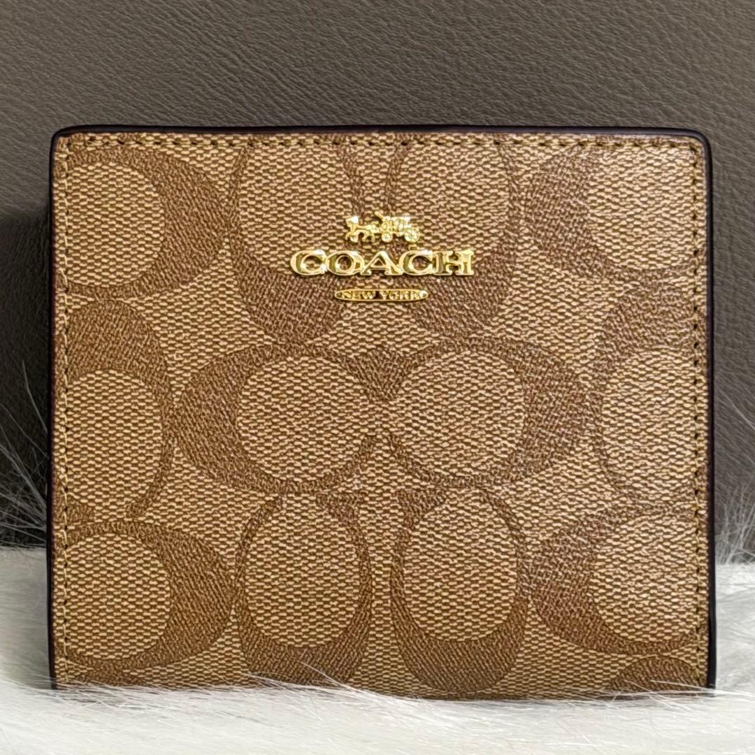 【新品未使用✨COACH】二つ折り財布/ベージュ/定期入れ/カード/シグネチャー