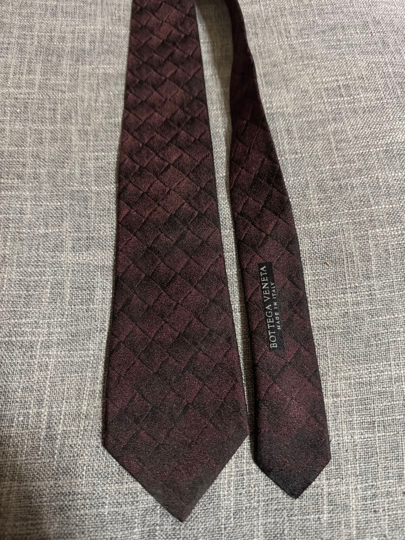 Bottega Veneta 高級感ダークブラウン ネクタイ