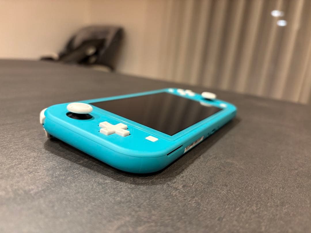 【美品】ニンテンドースイッチライト（SwitchLite）
