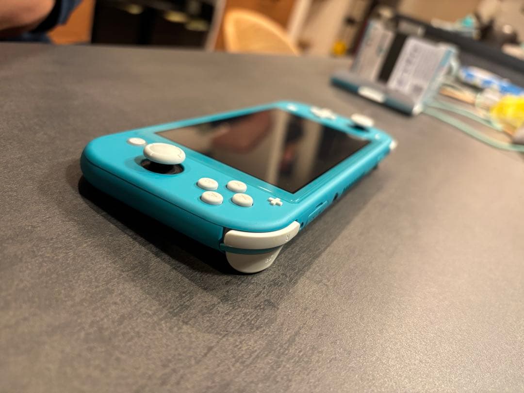 【美品】ニンテンドースイッチライト（SwitchLite）
