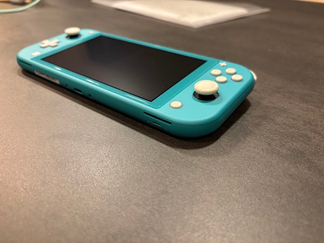 【美品】ニンテンドースイッチライト（SwitchLite）