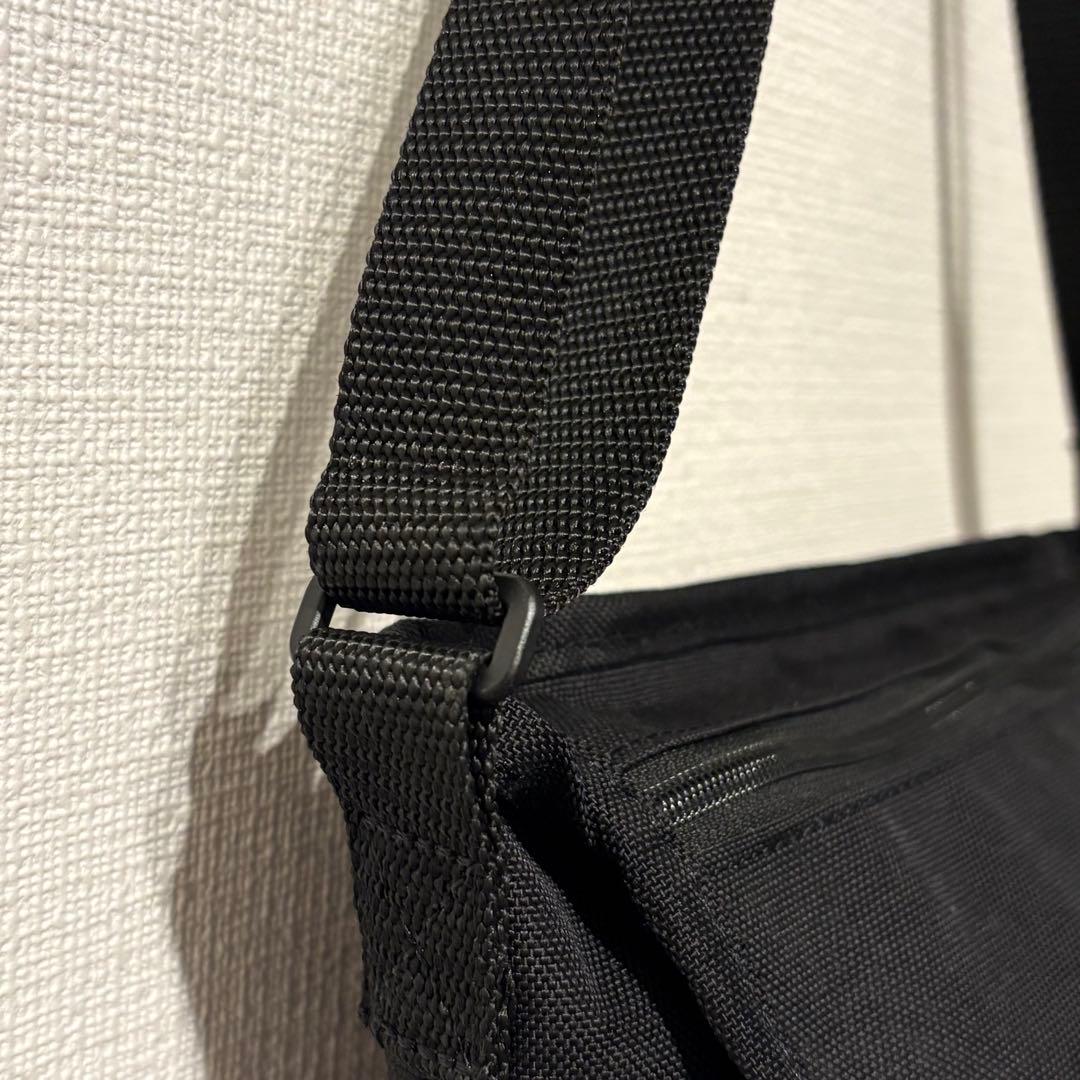 ⚫︎お値下げ美品⭐︎マンハッタンポーテージ⭐︎ポケモン　限定　ショルダー黒ピカチュウ