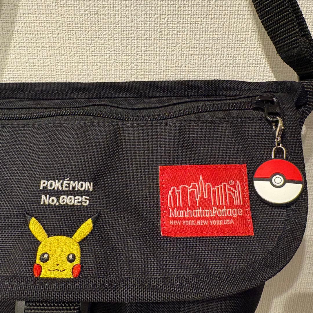 ⚫︎お値下げ美品⭐︎マンハッタンポーテージ⭐︎ポケモン　限定　ショルダー黒ピカチュウ
