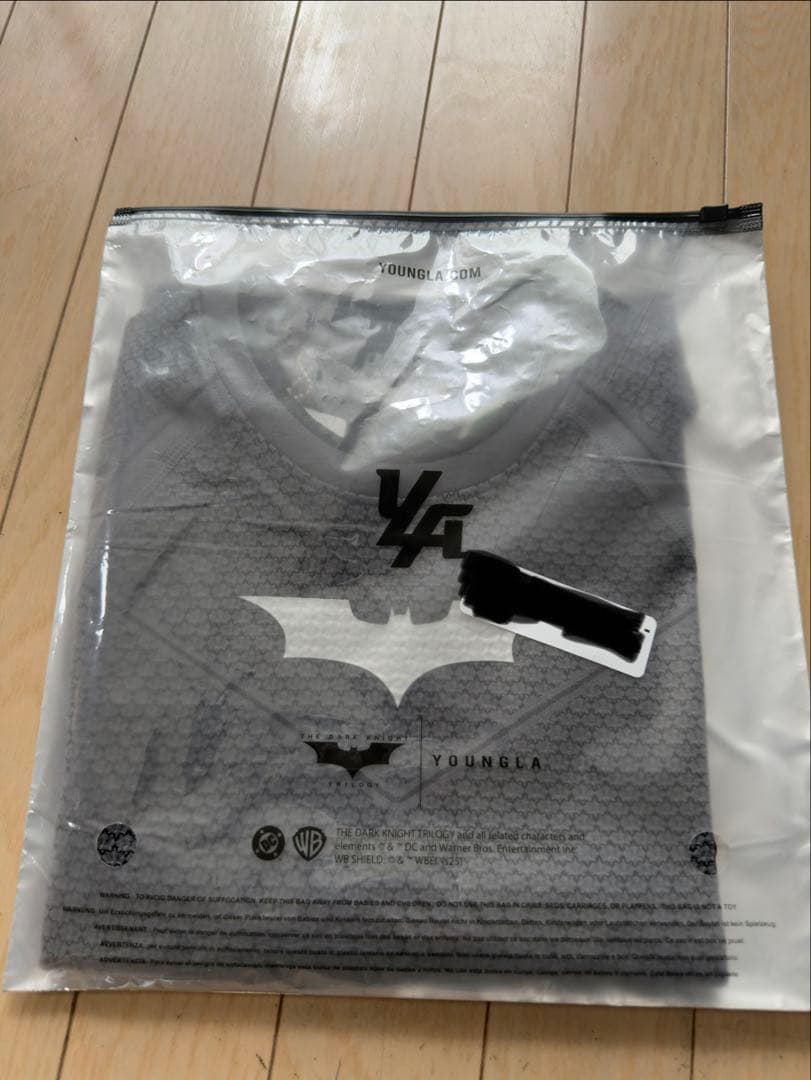 ま*と様  x Batman Dark Grey Size：M