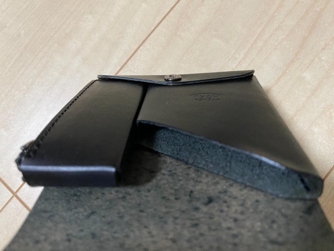 小さく薄い財布SAKU ver.3 Butteroブラック黒カード型キーケース付