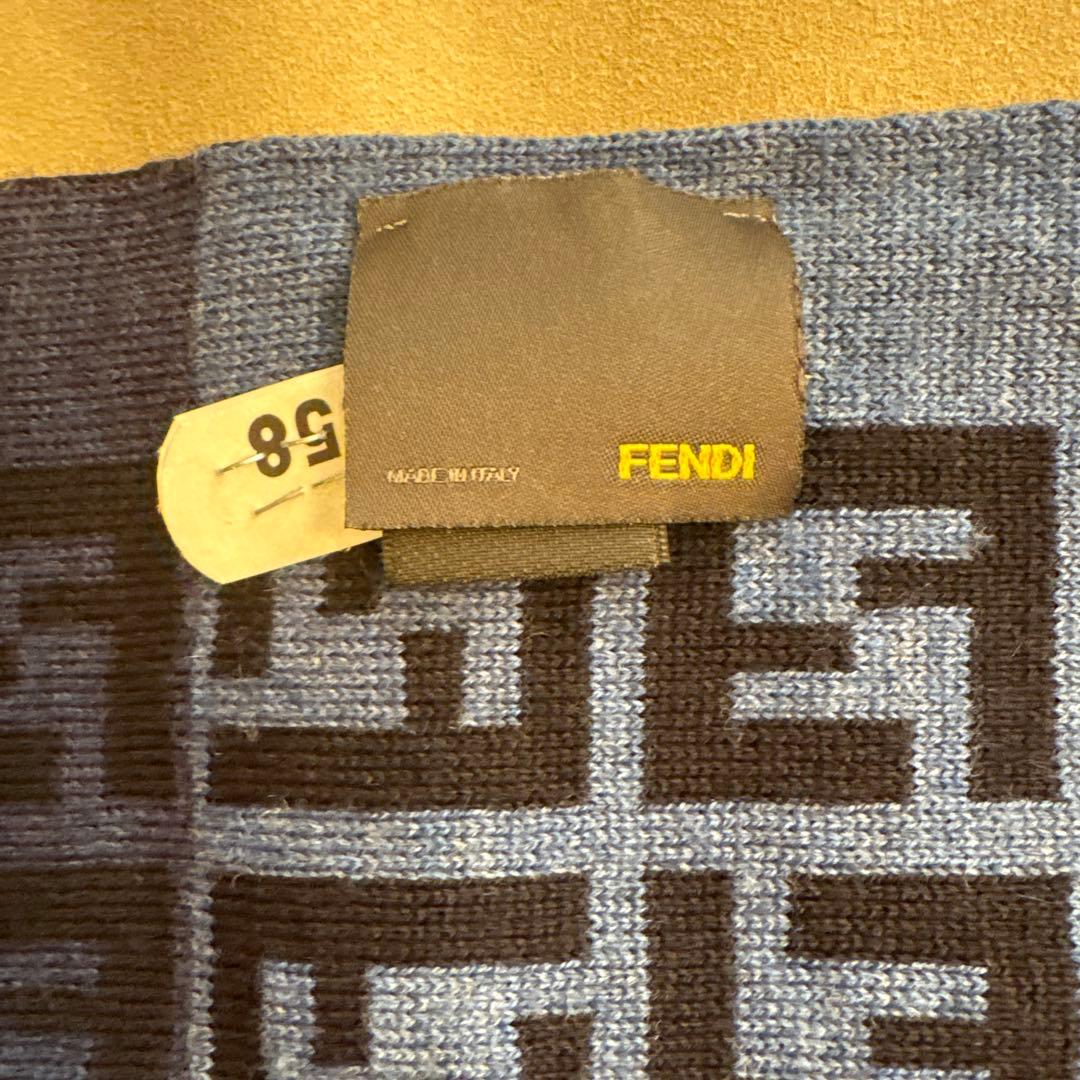 クリーニング済FENDIロゴパターン ニット　ロングマフラー