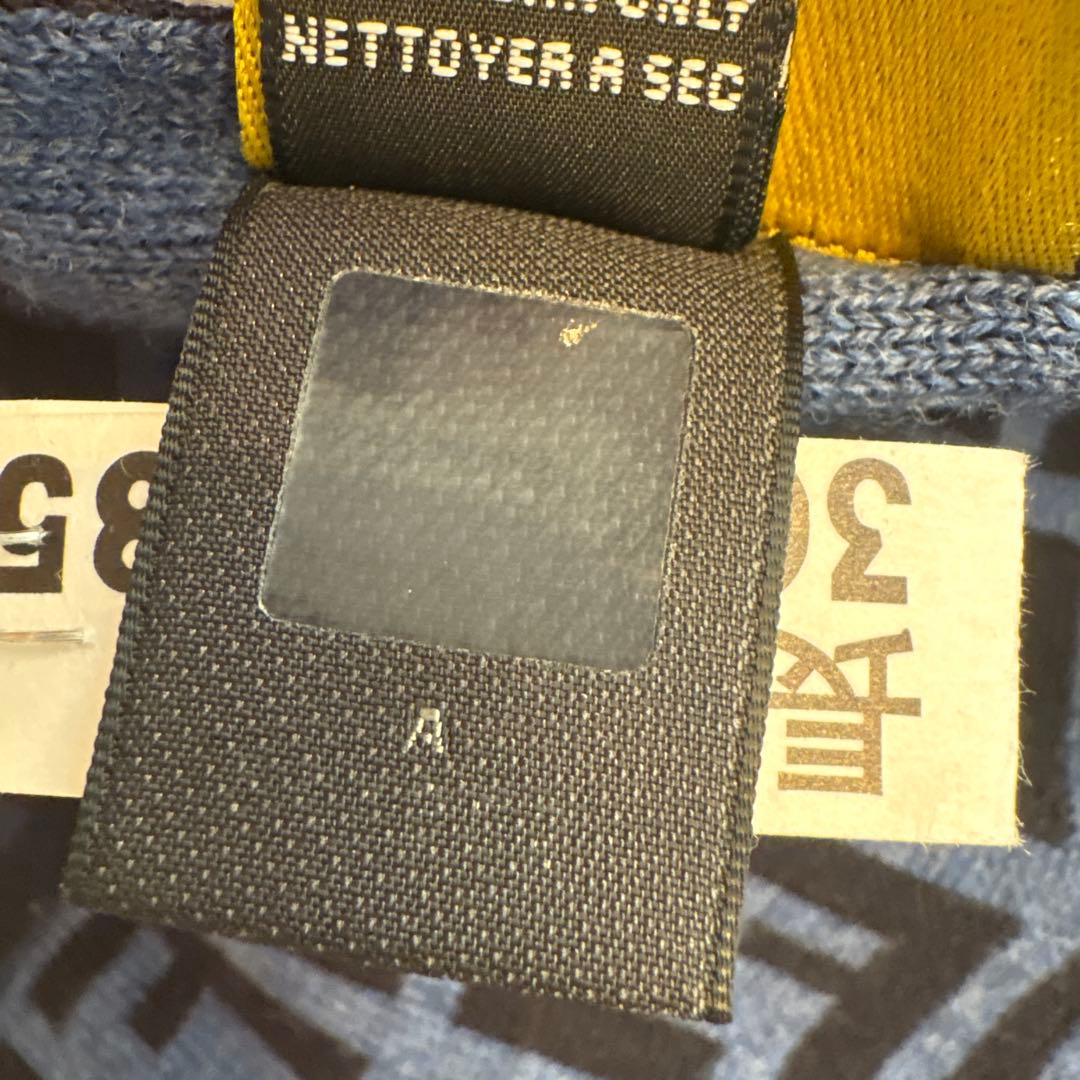 クリーニング済FENDIロゴパターン ニット　ロングマフラー