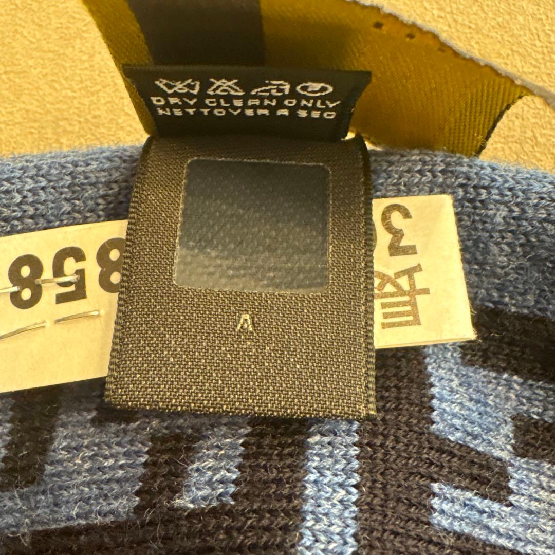 クリーニング済FENDIロゴパターン ニット　ロングマフラー