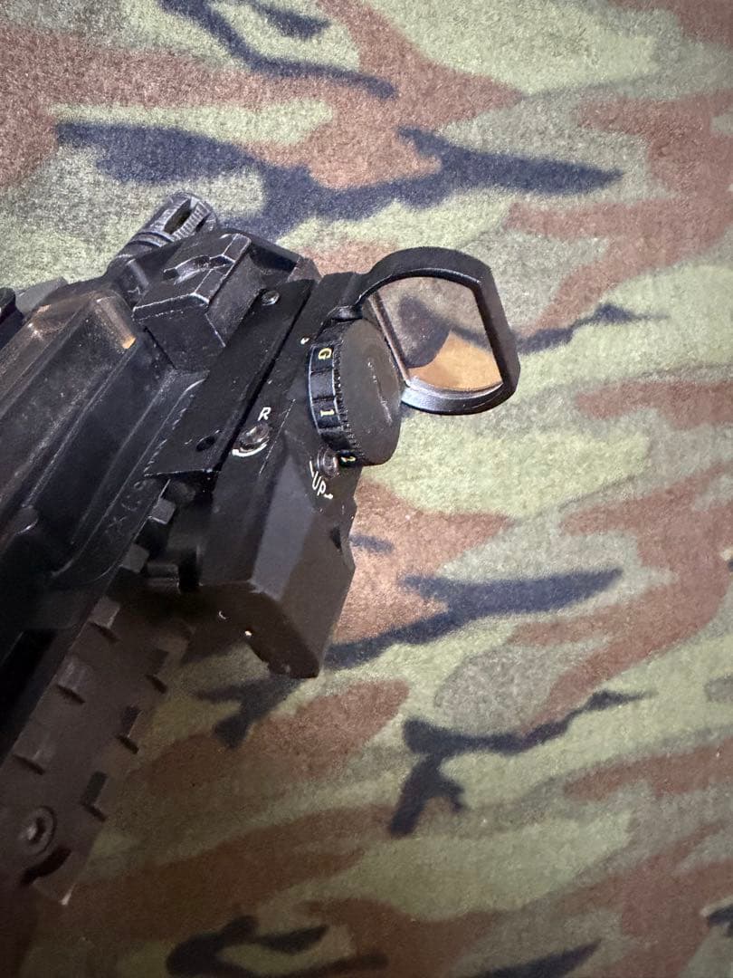 東京マルイ 電動ガン P90 ドットサイト・充電器他他付属　動作未確認