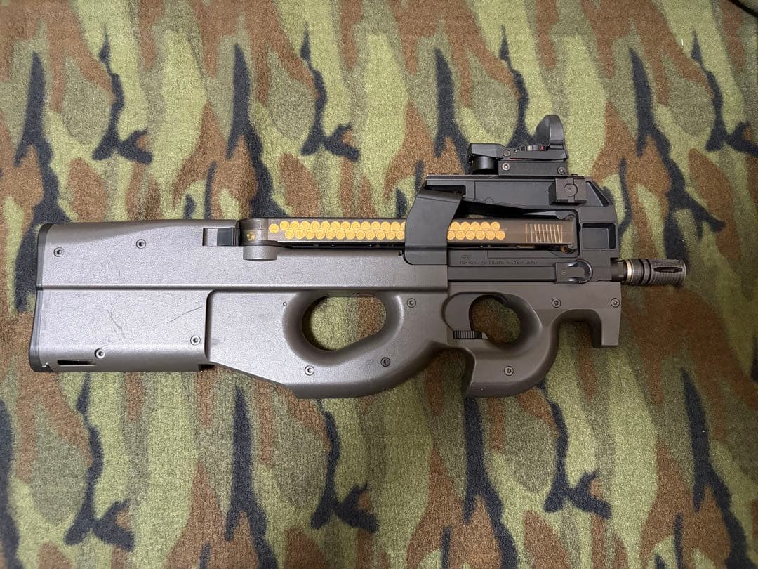 東京マルイ 電動ガン P90 ドットサイト・充電器他他付属　動作未確認