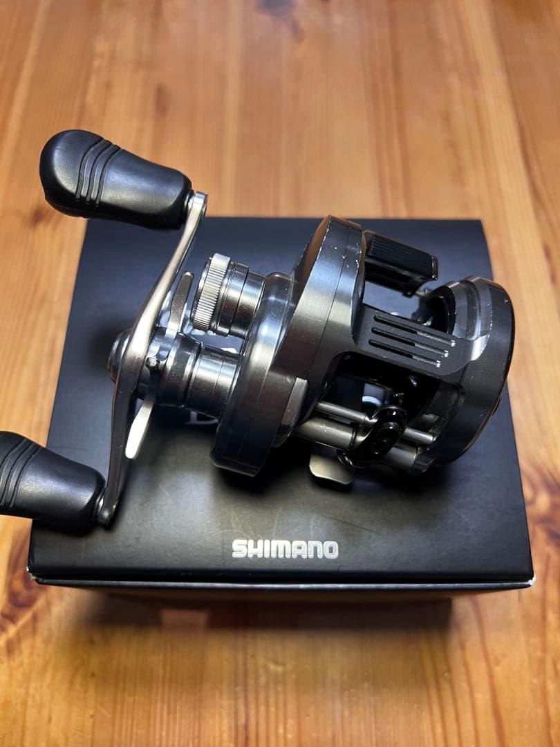 SHIMANO カルカッタコンクエストDC200 リール 本体