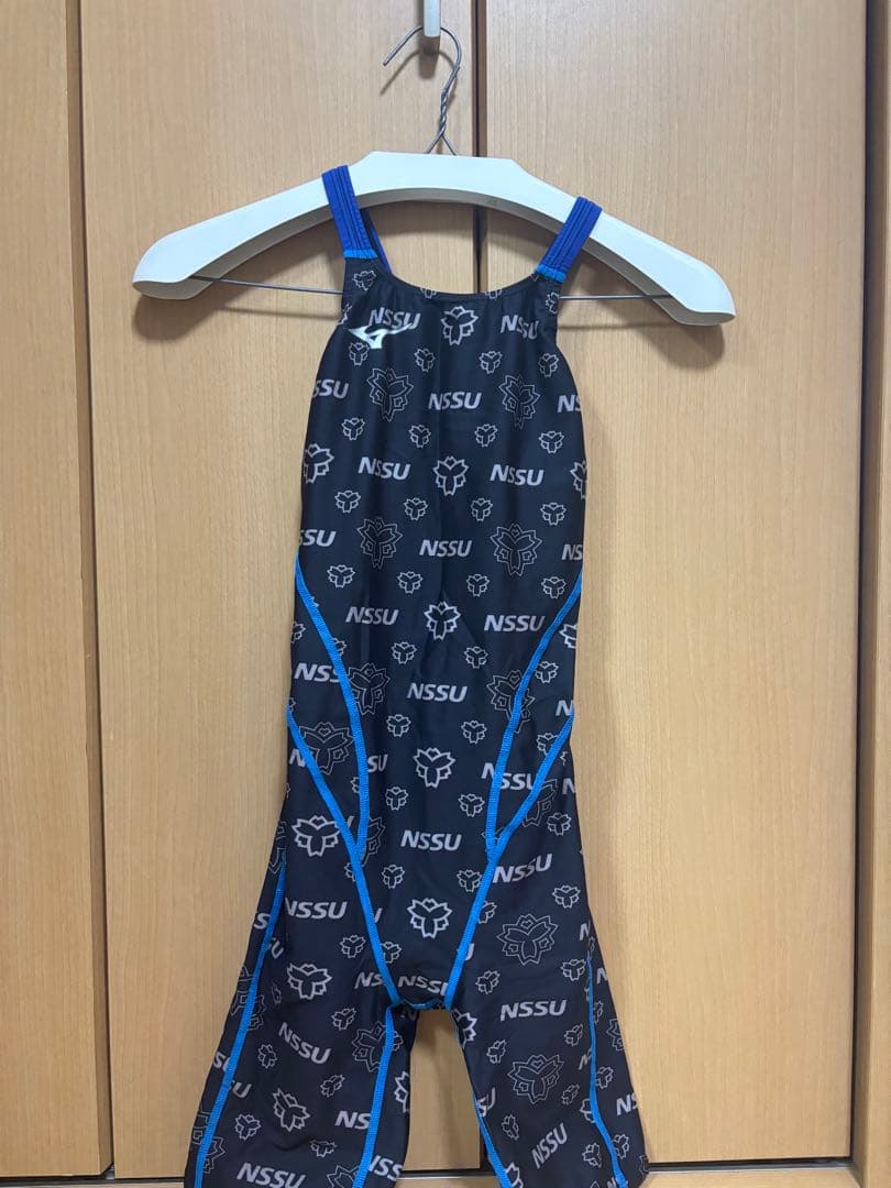 日体大　水泳水着