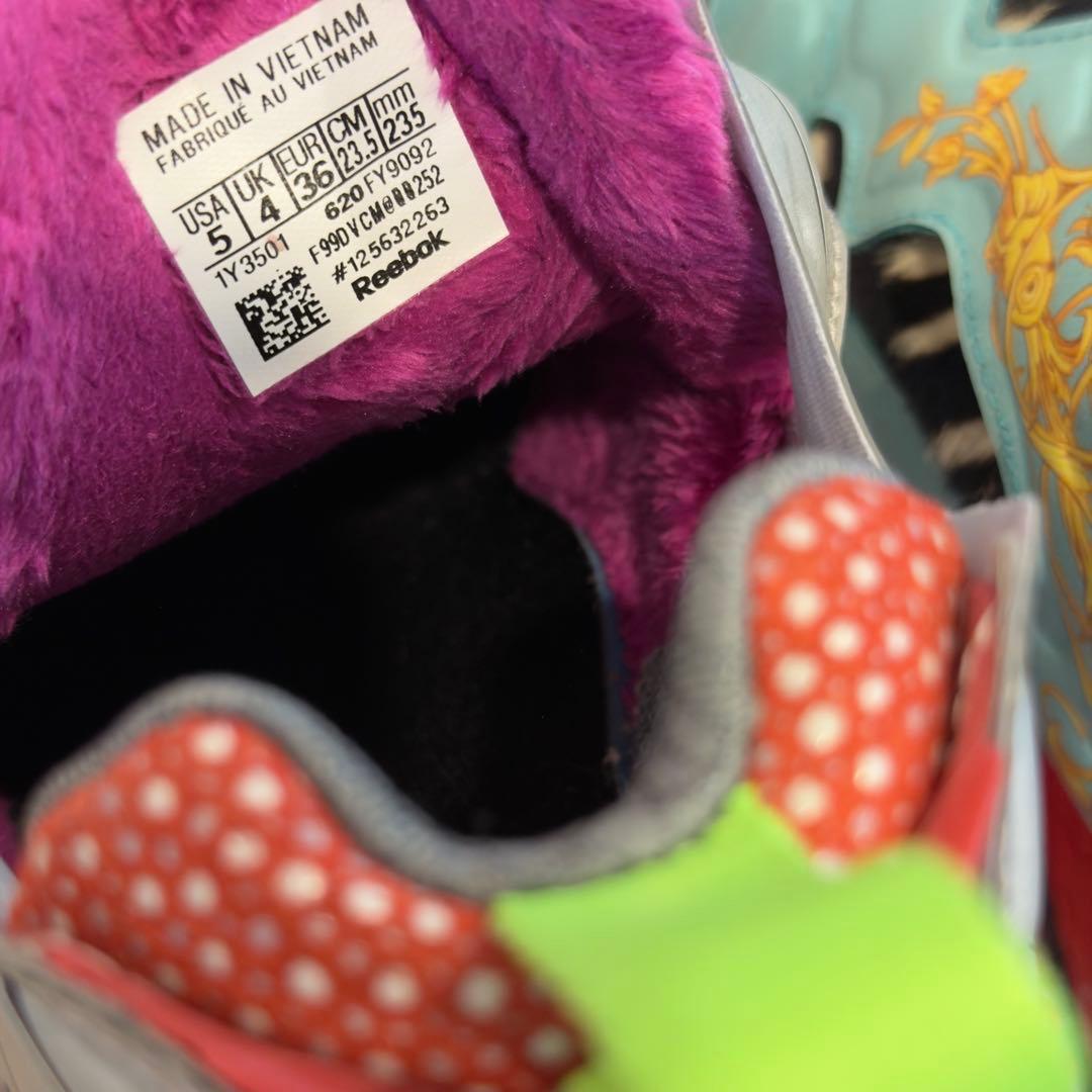 美品Reebok インスタポンプフューリー ミニオンコラボ 23.5cm