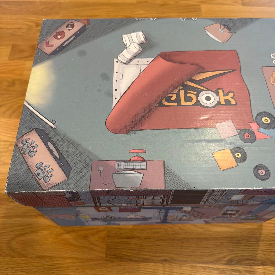 美品Reebok インスタポンプフューリー ミニオンコラボ 23.5cm