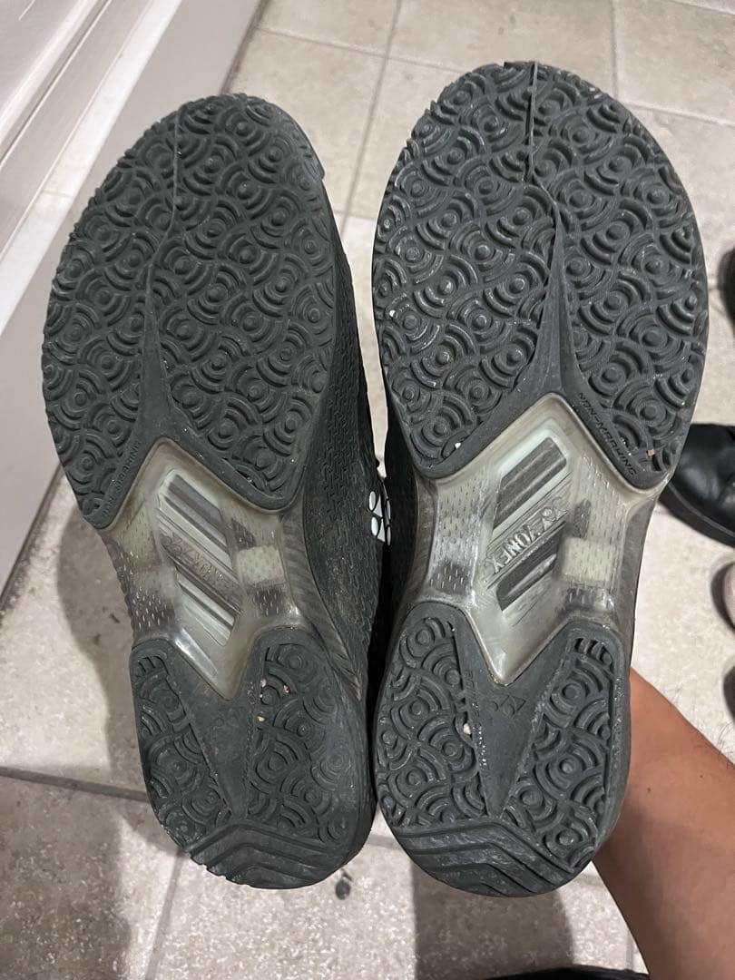 YONEX ブラック テニスシューズ　パワークッションアドアクセル