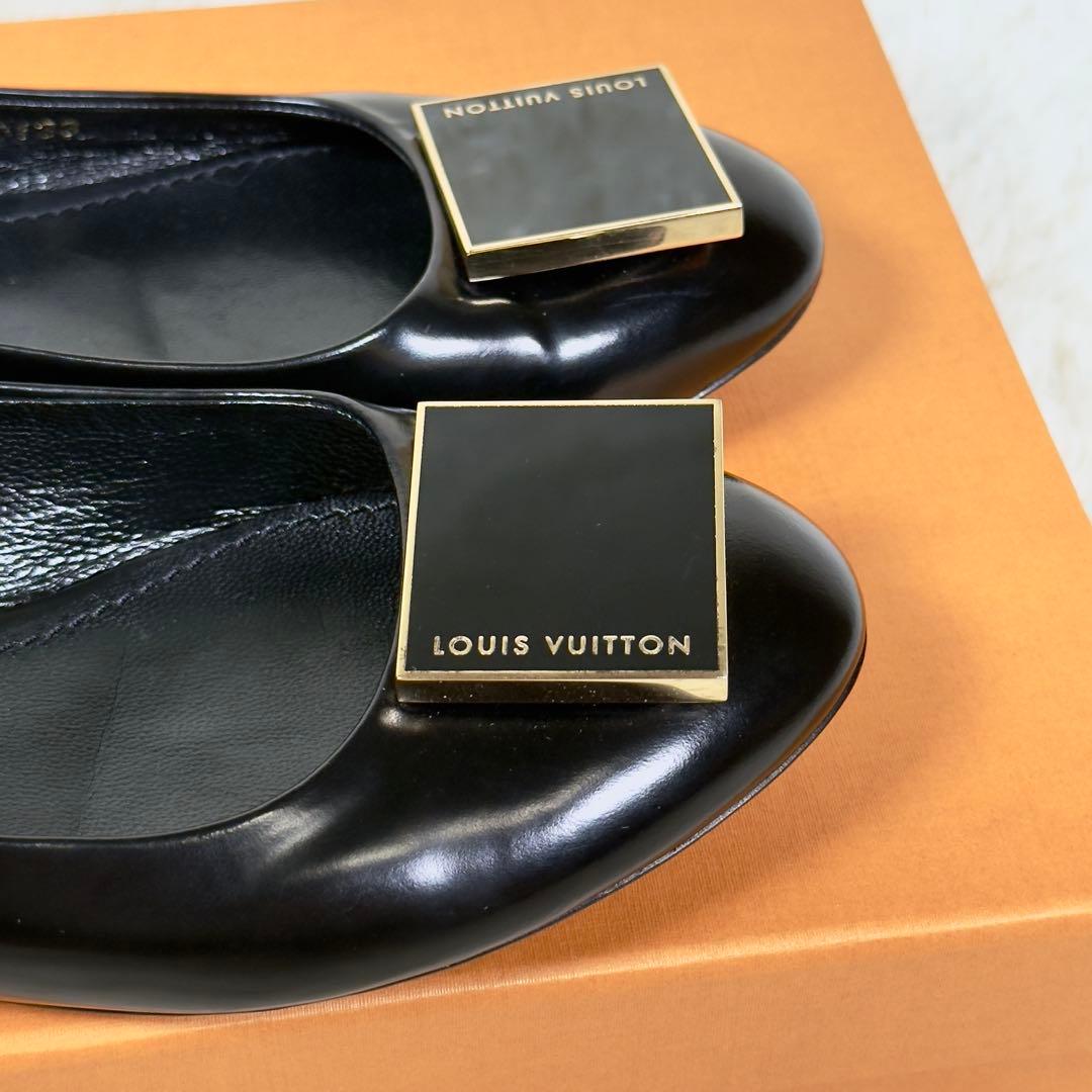 【美品】ルイヴィトン36フラットシューズ パンプス ロゴプレート 黒 金