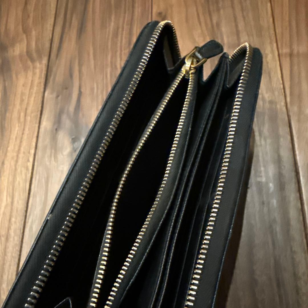 送料込み‼️PRADAフルジップ財布(ブラック)