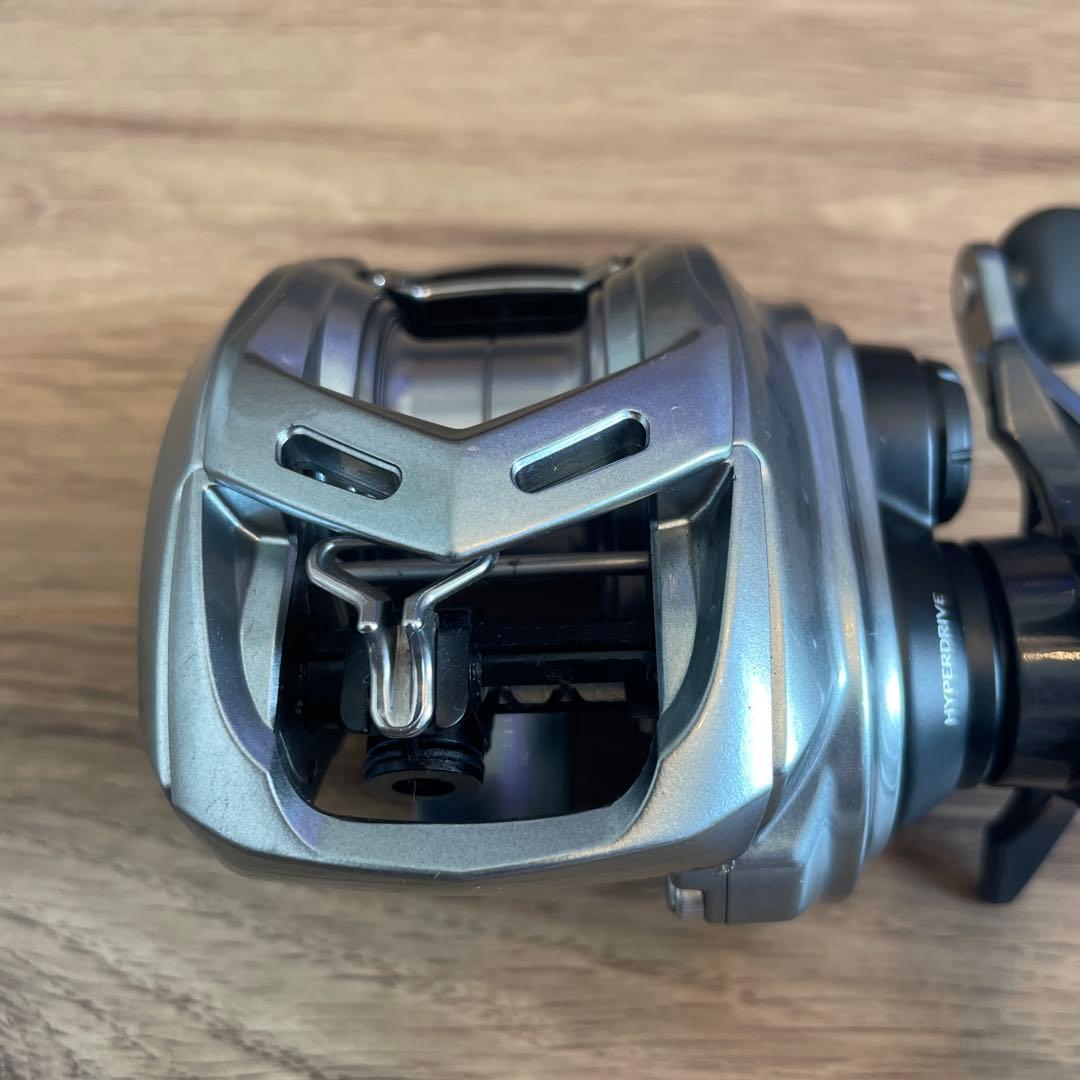 トムSV シルバー ベイトリール