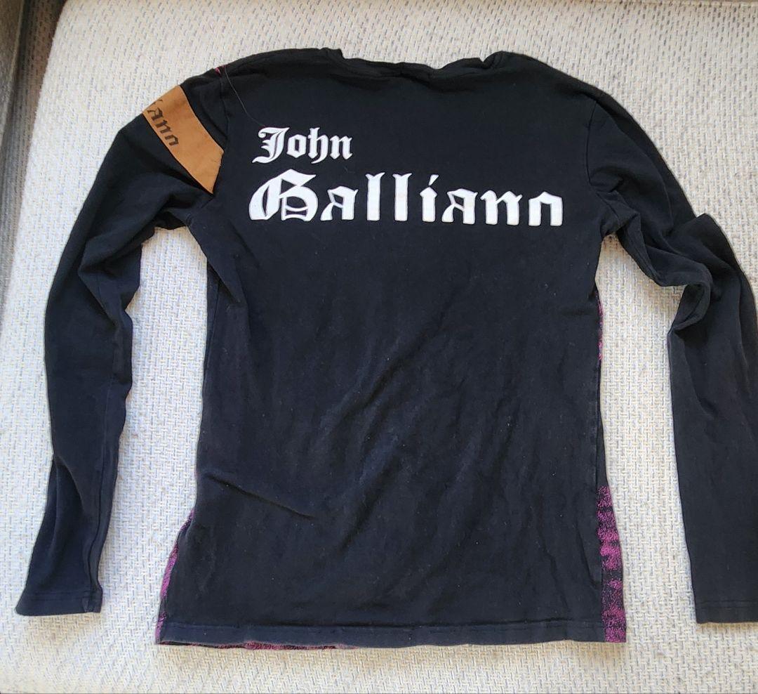 ジョンガリアーノ　腕章ロンT バックプリント