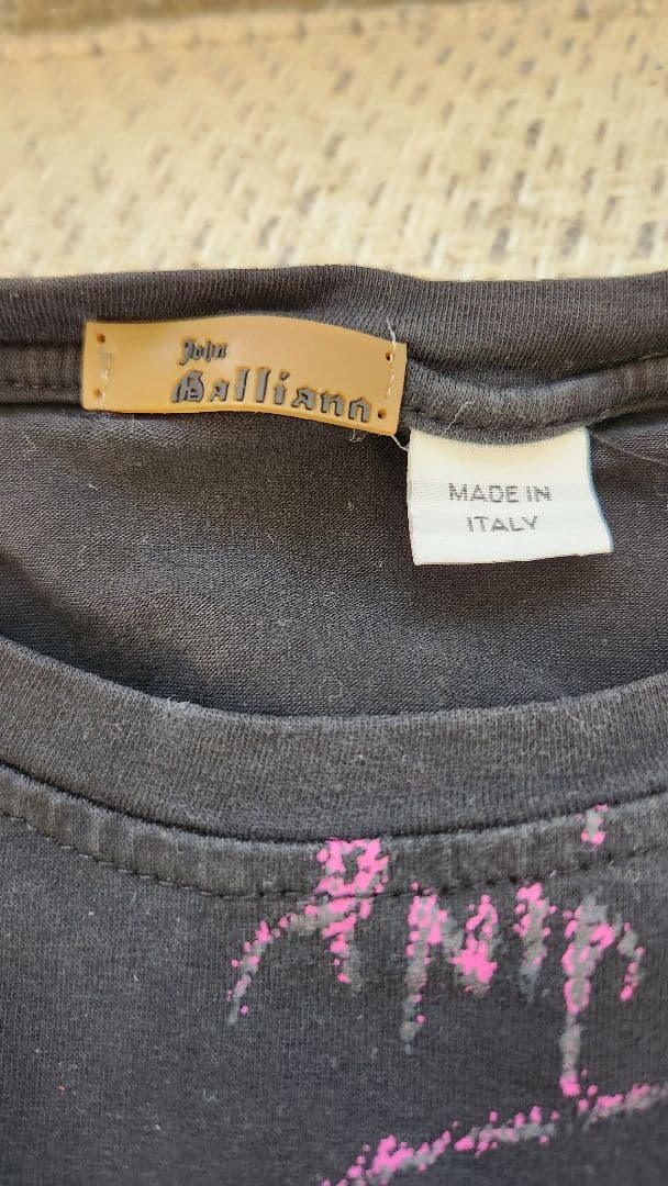 ジョンガリアーノ　腕章ロンT バックプリント