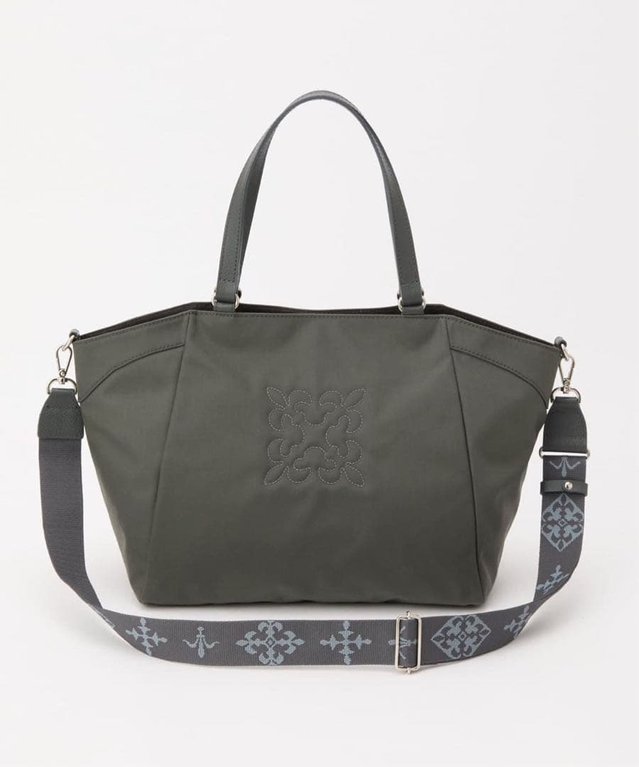 超美品ラシットA4入るコーデュラナイロン刺繍2way バッグ