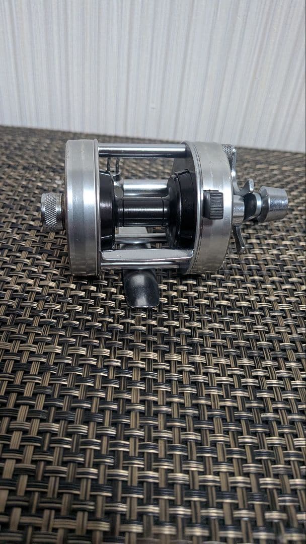 美品 ABU 2500c アブ 2500c ambassadeur 77年製