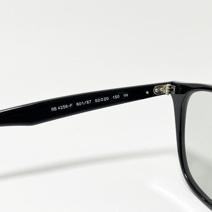 日本国内正規【RB4258F-60187】新品 レイバンサングラス ライトグレー