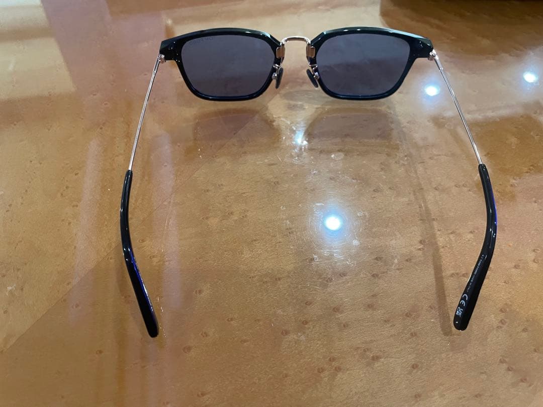 り*す様 〈新古〉トムフォード TF1042-D 01V