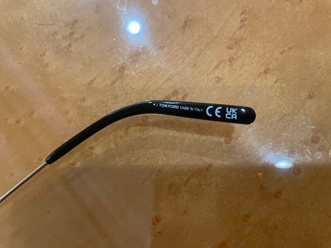 り*す様 〈新古〉トムフォード TF1042-D 01V