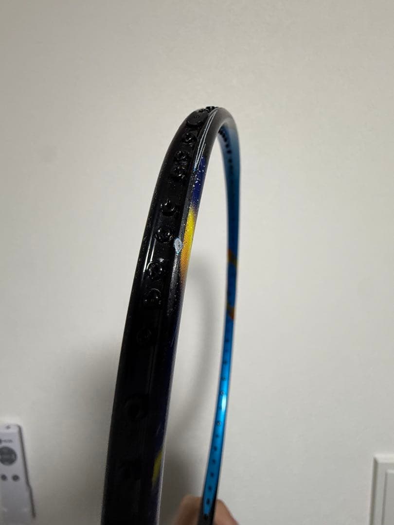 バドミントンラケット アストロクス77 青　4ug5