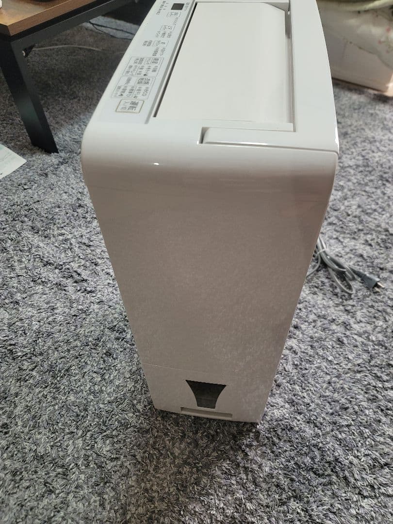 【美品】CORONA(コロナ) 衣類乾燥除湿機 ホワイト CD-H18A(W)