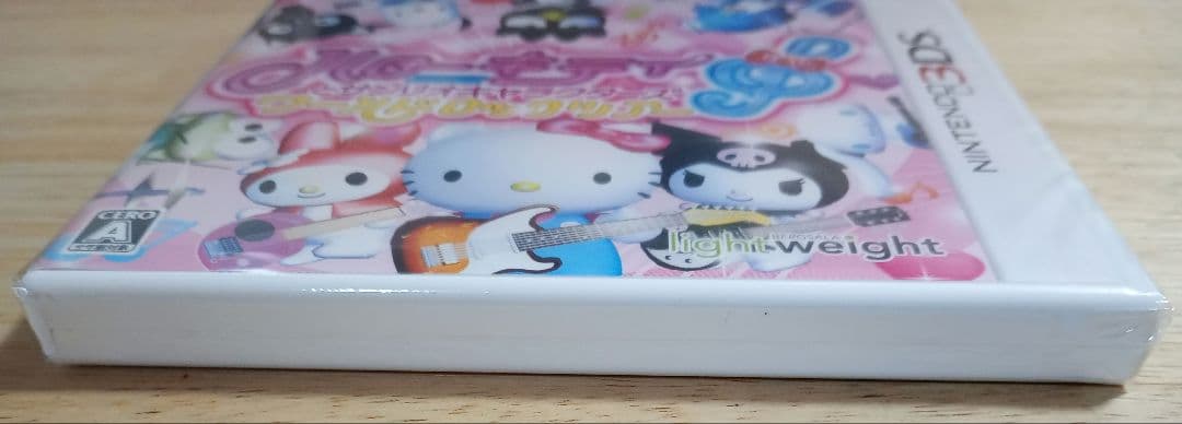【未開封】3DS ハローキティとサンリオキャラクターズ ワールドロックツアー