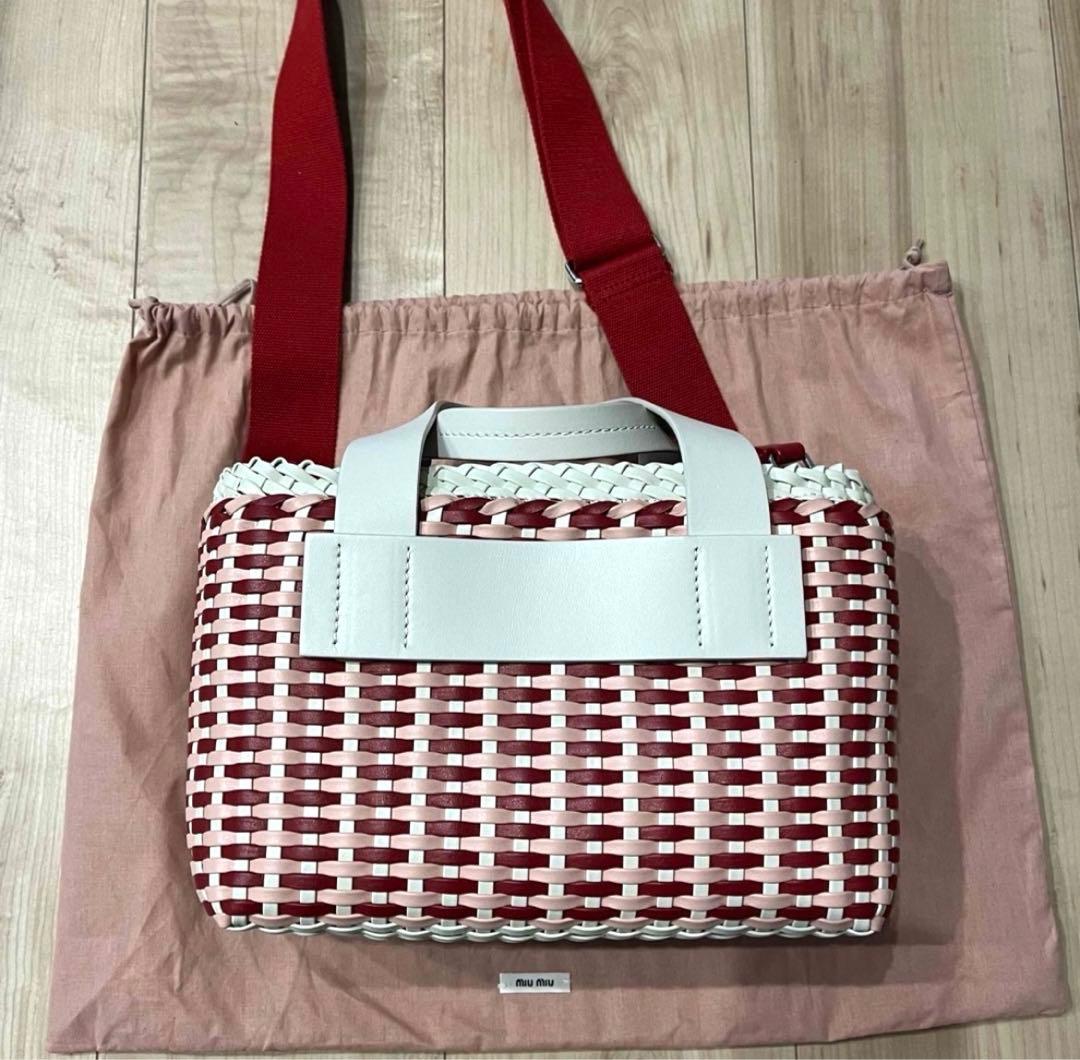 miumiuミュウミュウ　エコレザーかごバッグ新品