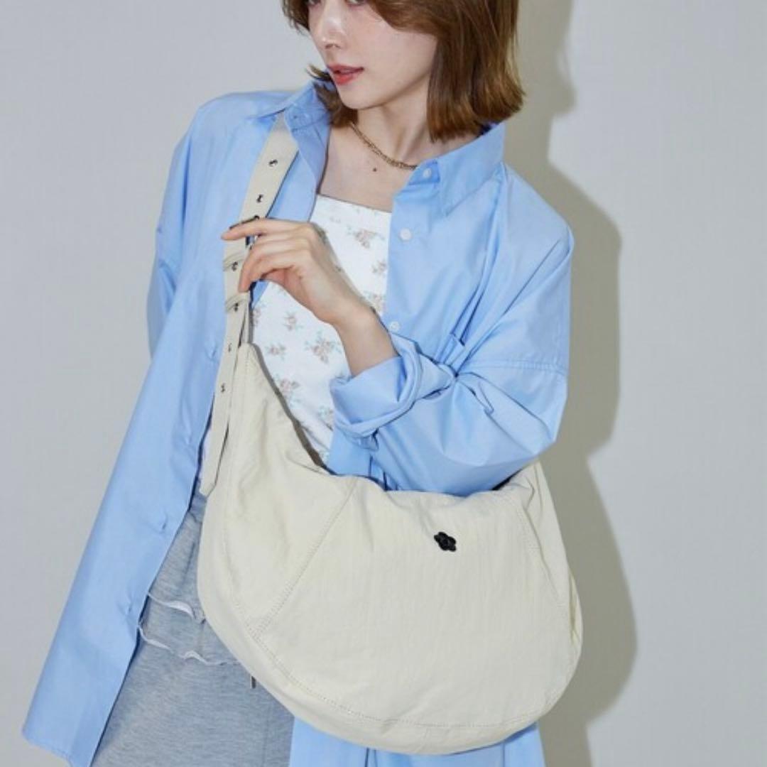 新品 MARYQUANT マリクワ ワンポイント刺繍 ショルダーバッグ ホワイト