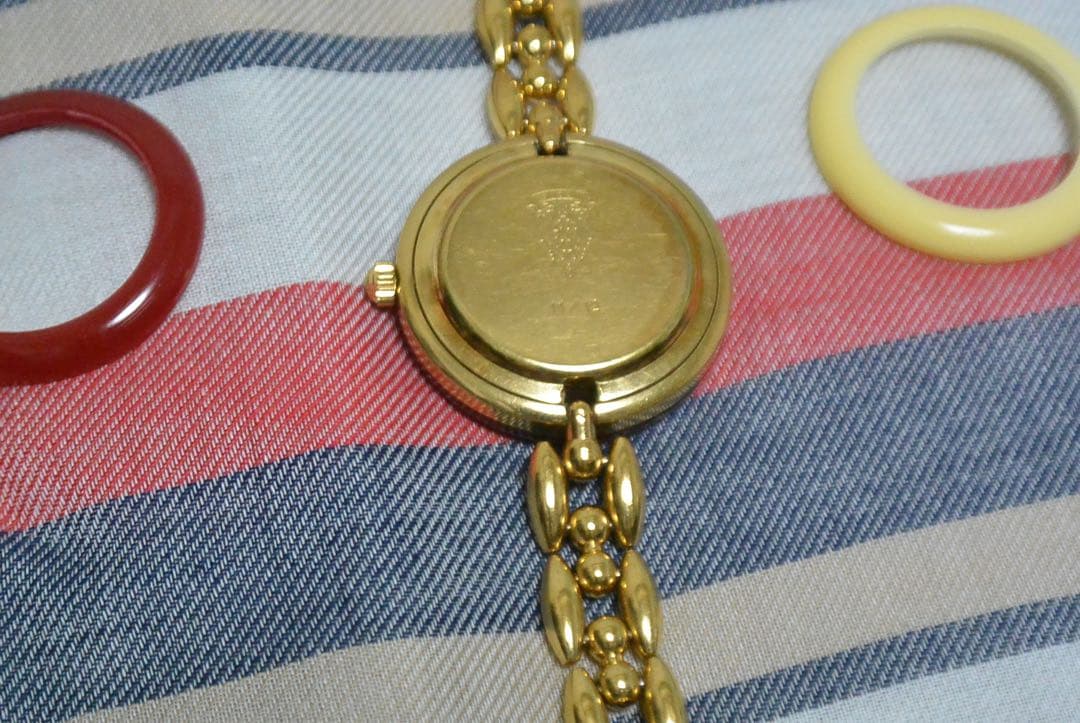 宝*斎様 GUCCI アナログ腕時計 ゴールド/赤/黄